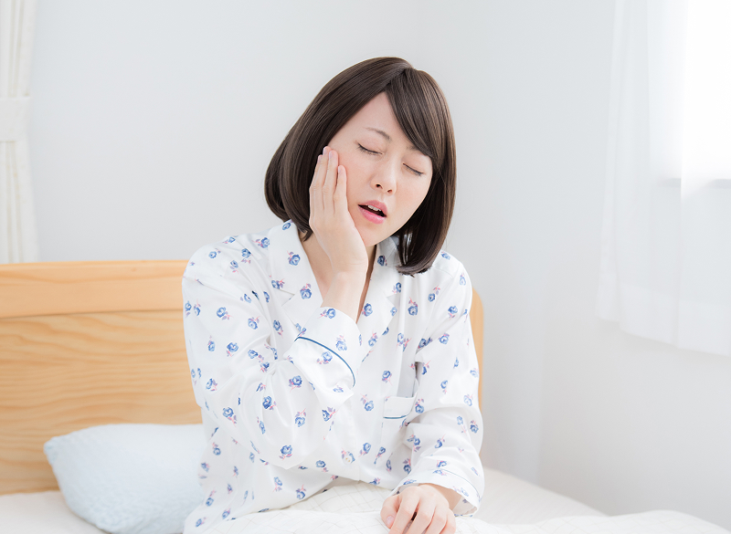 歯ぎしり・食いしばり